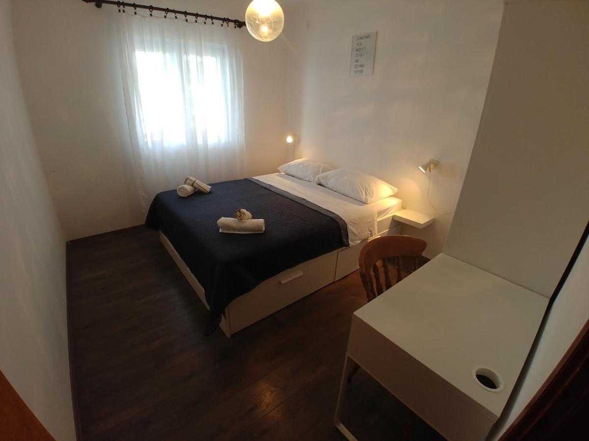 Apartmani Sali Seaview Bagian luar foto